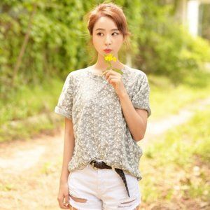 Floral Print T-Shirt Yesstyle